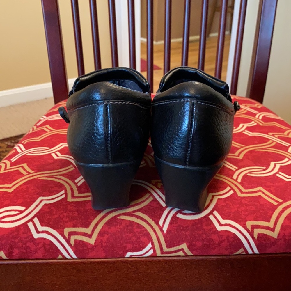 Shoes - Picture 4 of 13